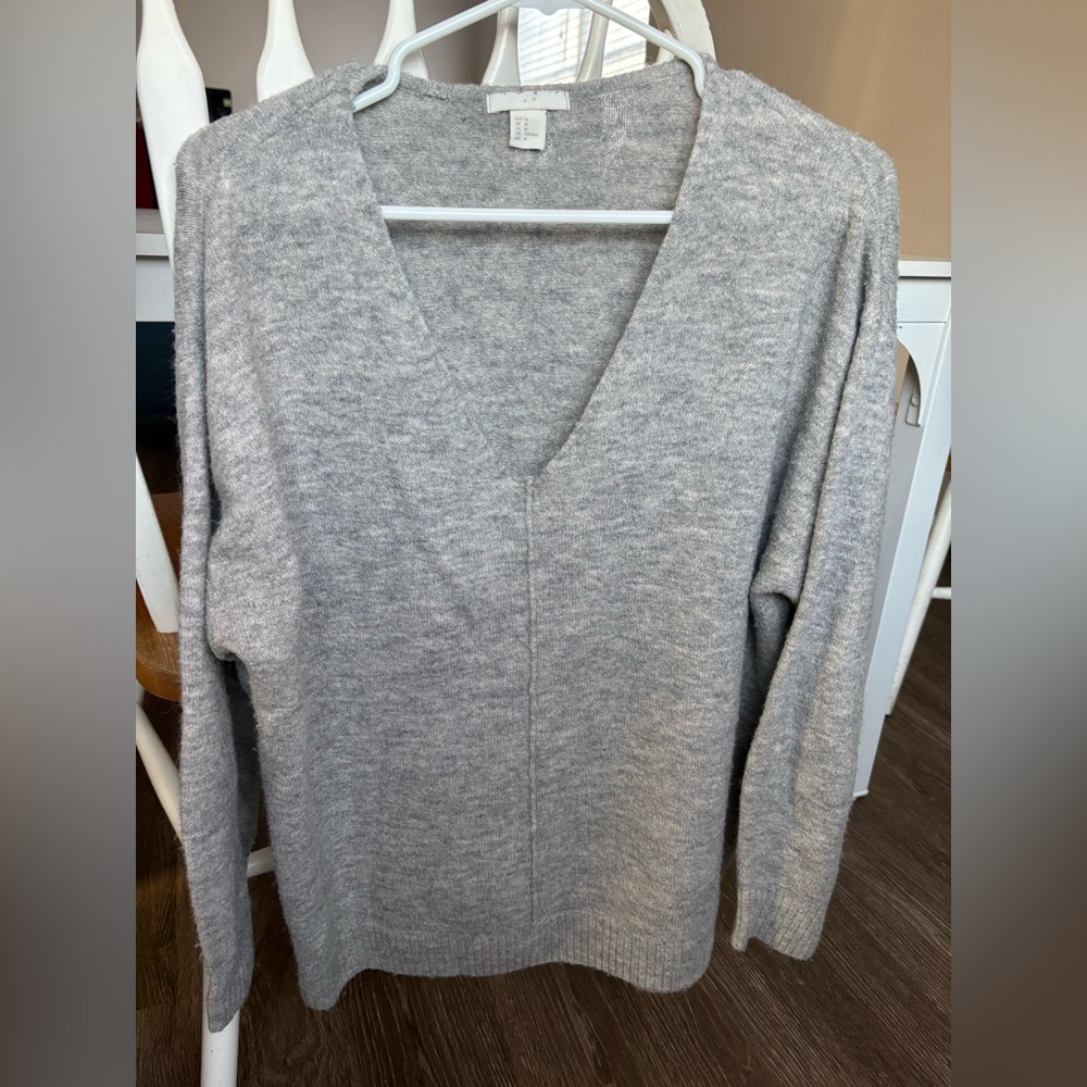 H&M Light Gray V-Neck Oversized Sweater